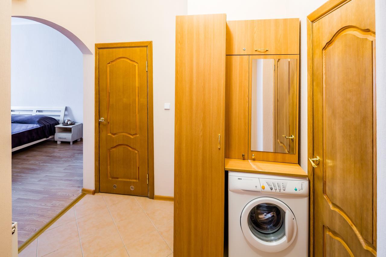 Апартаменти На Гнатюка 17 Leópolis Exterior foto