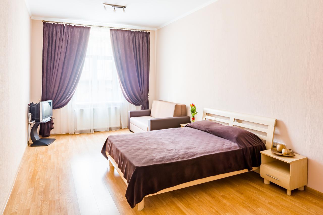 Апартаменти На Гнатюка 17 Leópolis Exterior foto